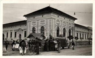 Szenttamás entry of the Hungarian troops, dealing of the Horthy posters