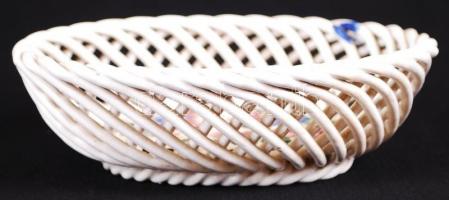 Kézzel festett, jelzett Szakmáry Hollóháza fajansz kosárka (kis lepattogzásokkal / 
Hand painted Sza...