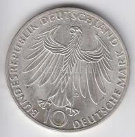 NSZK 1972D. 10M Ag "Olimpia-München / Atléták" T:2
Germany-Federal Republic 1972D. 10 Mark...