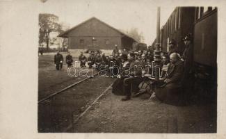 1921 Biatorbágy vasútállomás, IV. Károly és Zita utolsó útja Magyarországra, tábori mise, photo / The last visit of Charles IV and Zita to Hungary, prayer, photo