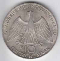 NSZK 1972D. 10M Ag "Olimpia München" T:2
GFR 1972D. 10D Mark Ag "Olymic Games Munich&...