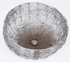Fonott fémkosárka / 
Little metal basket, d: 11cm