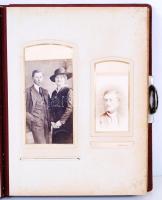 Szecessziós fénykép album tele híres stúdiók családi képeivel, fém relieffel az elején, bőr kötésben...