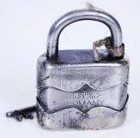 Régi lakat kulccsal / 
Vintage lock with key