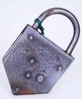 Régi lakat kulccsal / 
Vintage lock with key