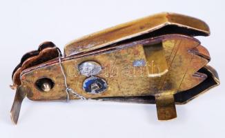 cca 1940 Bogár alakú, vörös- és sárgaréz övcsat / 
Vintage belt clasp, 5,5x3,5cm