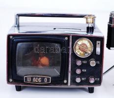 3db különleges retró asztali öngyújtó: hajó-, állványos fényképezőgép-, TV-formájú / 
Retro table li...