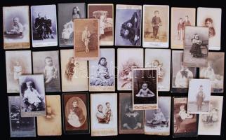 1880-1920 29 db keményhátú fotó gyermekekről klf műtermekből / 29 vintage photos of Children