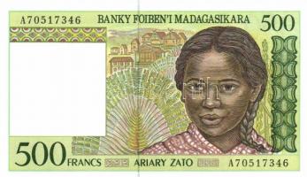 Ghána/Dominikai Köztársaság/Madagaszkár/Szurinam 4klf bankjegy T:I
Ghana/Dominican Republic/Madagasc...