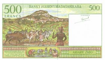 Ghána/Dominikai Köztársaság/Madagaszkár/Szurinam 4klf bankjegy T:I
Ghana/Dominican Republic/Madagasc...