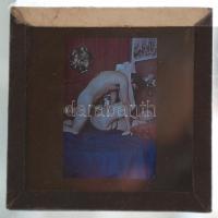 1950-1960 16 db erotikus, színes üveg dia / 16 erotic slides