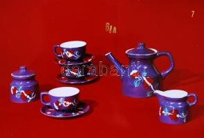 cca 1970 32 színes fotóbül álló katalógus a Herendi Porcelángyár majolikagyárának termékeiből