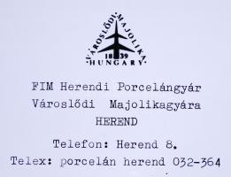 cca 1970 32 színes fotóbül álló katalógus a Herendi Porcelángyár majolikagyárának termékeiből