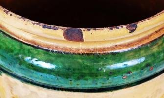 Cca 1900 nagyméretű füles bödön?, mázas kerámia, magyar címerrel, táncoló medvével és hegedülő gazdá...