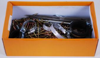 Kis barkácstétel: csavarok, ráspolyok, klf szerszámok / 
DIY lot