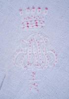 cca 1900 Damaszt abrosz hímzett nemesi címerrel / 
Damask tablecloth with embroidered coat of arms, ...