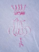 cca 1900 Damaszt abrosz hímzett nemesi címerrel / 
Damask tablecloth with embroidered coat of arms, ...