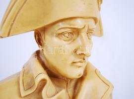 cca 1930 Napoleon-büszt, alabástrom / 
Napoleon bust, alabaster, 26cm