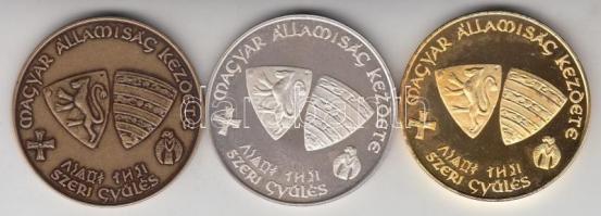 Szabó Géza (1939-) 1998. "Magyar Államiság Kezdete / Szeri Gyűlés Emlékérem" bronzozott Cu...