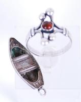 Art deco ezüst (Ag) gyűrű borostyánnal és egy csónak alakú ezüst (Ag) medál /  Art deco silver ring with amber and a silver pendant, s: 52 br: 2,1gr, 3cm, 1,1gr