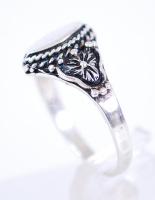 Ezüst (Ag) pecsétgyűrű / 
Silver seal ring, s: 51, 2,7gr