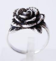 Ezüst (Ag) gyűrű rózsával / 
Silver ring, s: 51, 4,8gr