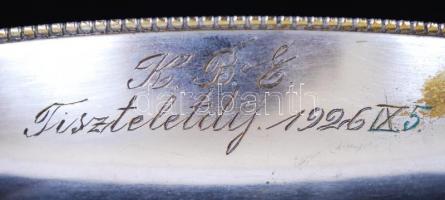 Ezüstözött kínáló kosár, hibátlan üvegbetéttel, jelzett, d:15 cm, m:12 cm