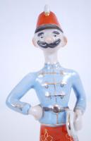 Kézzel festett sorszámozott jelzett Drasche porcelán huszár katona, hibátlan állapotban,  m:19 cm /
...