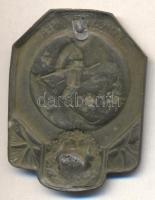 Osztrák-Magyar Monarchia ~1915. "FÜR SKILAUFER" cink sapkajelvény (42x31mm) tű nélkül T:2
...