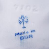 Rózsával díszített, jelzett Ens porcelán bonbonniere, hibátlan / 
Ens porcelain bonbonniere with a r...