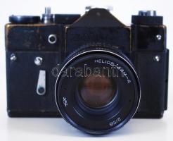 Zenit TTL fényképezőgép Helios-44M-4 2/58 objektívvel, eredeti tokjában, kissé kopottas állapotban / Photo camera in original case