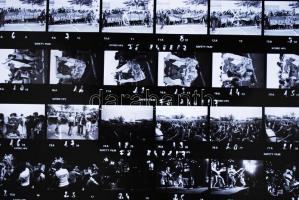 1988 Az Iron Maiden metál-együttes budapesti koncertjéről készített sajtófotók 4 db 24x30 cm-es íven