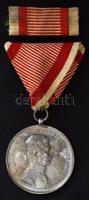 1917. Ezüst Vitézségi Érem I. osztály &quot;Fortitudini / IV. Károly&quot; mellszalaggal és szalagsávval! Szign.: Kautsch (40mm) T:2 Hungary 1917. Silver Medal for Bravery I class, on wartime ribbon with thin ribbon Sign.: Kautsch C:XF