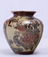 Kézzel festett kínai kis váza, jelzett, hibátlan, m:10 cm / Porcelain vase from China