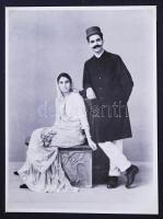 Családi fotóalbum érdekes keleti fotókkal, 14×22 cm