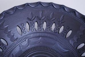 Jelzett népi kerámia tányérok 2db, d:25 cm, d:28 cm