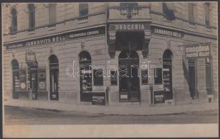 Budapest I. Márvány utca, Jankovits Béla drogéria és festék üzlete. photo