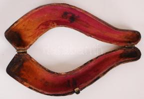 cca 1900 Bőrrel bevont fa pipatok / 
Wood and leather pipe case, 15x5cm