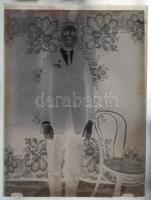 cca 1900 11db üvegnegatív családi felvételekkel, eredeti Helios-Platten dobozban / 
Vintage glass ne...