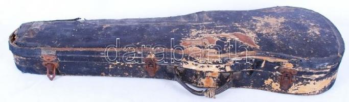 Sternberg hegedű. Felújításra szorul, hiányos. Megviselt tokban, vonóval