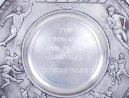 Ón futball emléktál / 
Football memory plate from tin, d: 23cm