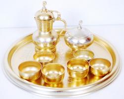 Cca 1980 Jugoszláv (Sarajevo) hiányos holdas kávés készlet, réz porcelán betéttel, tálcával d:31 cm