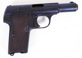 Astra 300 II. világháborús német pisztoly. A Wehrmachtban használták. Hatástalanított / World War II. Astra 300 pistol. Disarmed