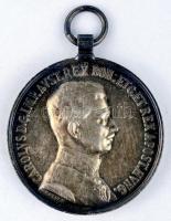 1917. Károly Ezüst Vitézségi Érem II. osztály &quot;Fortitudini / IV. Károly&quot; jelzett &quot;A&quot; kitüntetés mellszalag nélkül Szign.: Kautsch (30mm) T:2 Hungary 1917. Silver Medal for Bravery II class, with hallmark on edge, without ribbon Sign.: Kautsch C:XF