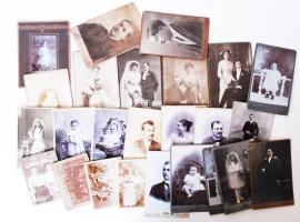 cca 1870-1900 25 db nagyobb máretű keményhátú fotó klf műtermekből / Vintage photos