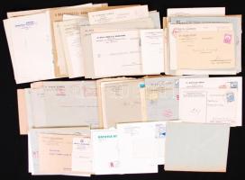 107 db nagyrészt háború előtti különböző állami intézmények által nyomtatott és reklámos céges boríték.