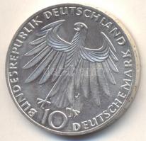 NSZK 1972D. 10M Ag "Olimpia-München / Atléták" T:2
Germany-Federal Republic 1972D. 10 Mark...