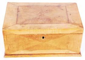 Intarziás fa doboz, kulcs és zár nélkül,  25×15 cm, m: 12 cm