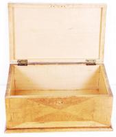 Intarziás fa doboz, kulcs és zár nélkül,  25×15 cm, m: 12 cm