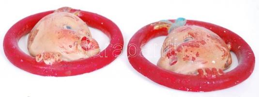 Cca 1930 Ikrek falikép, jelzés nélküli, festett gipsz, d:11 cm (2×)